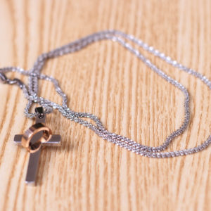 SILVER POLISHED CROSS NECKLACE