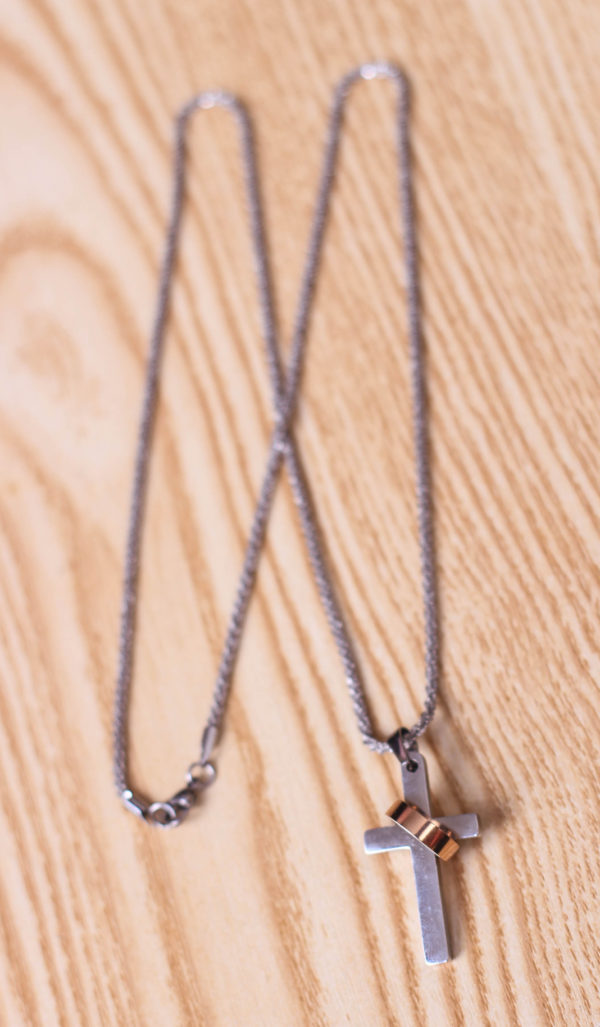 SILVER POLISHED CROSS NECKLACE